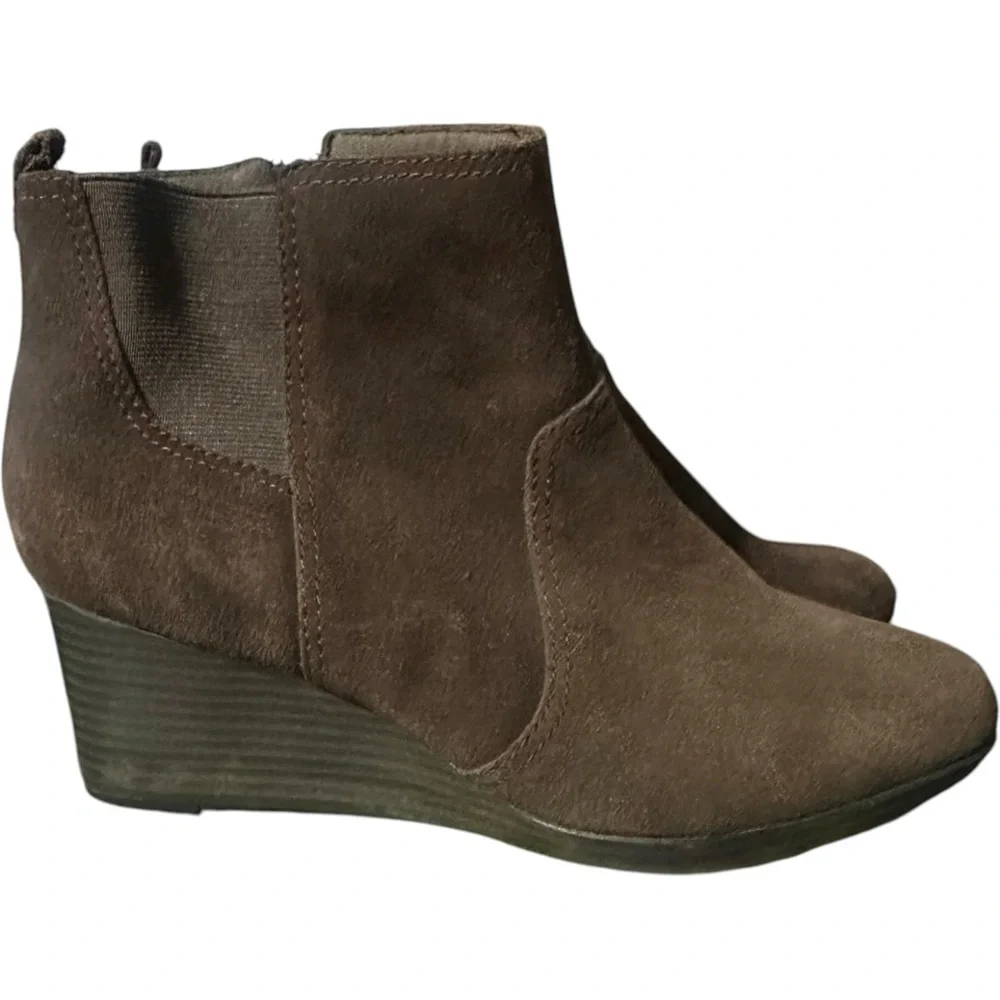Clarks Suede Leather Wedge Ankle Booties Brown Size 7.5W